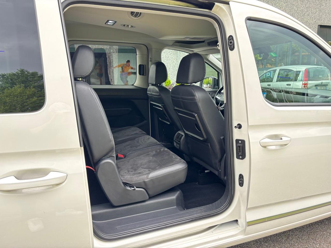 Volkswagen Caddy Pianale Ribassato 2.0 TDI 122 CV DSG Style Maxi*7 POSTI