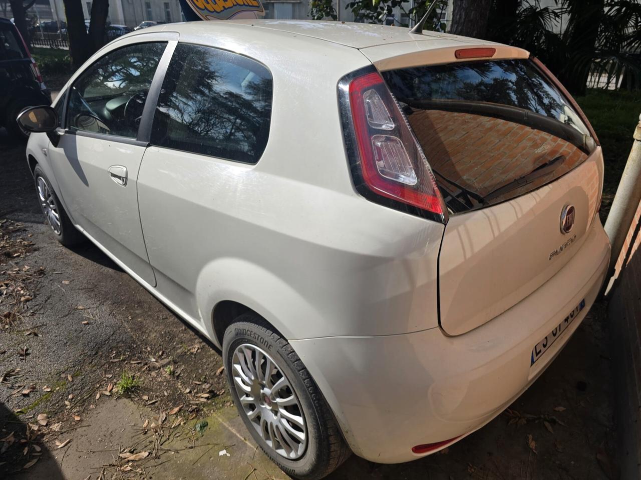 Fiat Punto 1.3 MJT II 75 CV 3 porte Lounge rate da 99,00