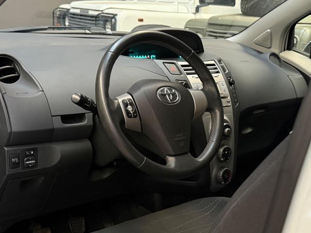 TOYOTA Yaris 1.0 5 porte Sol