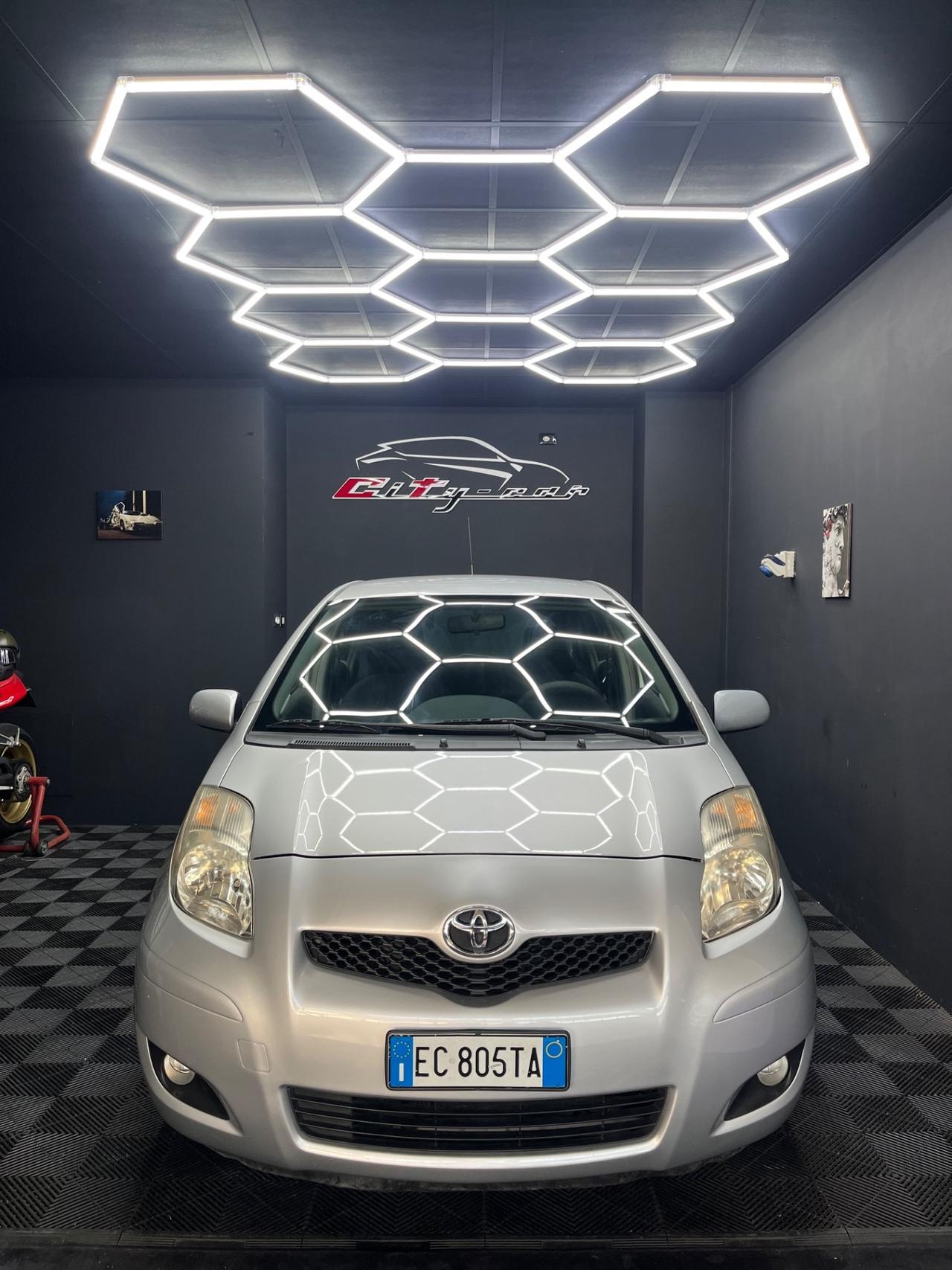 TOYOTA YARIS 1.0 BENZINA 68 CV – 2010