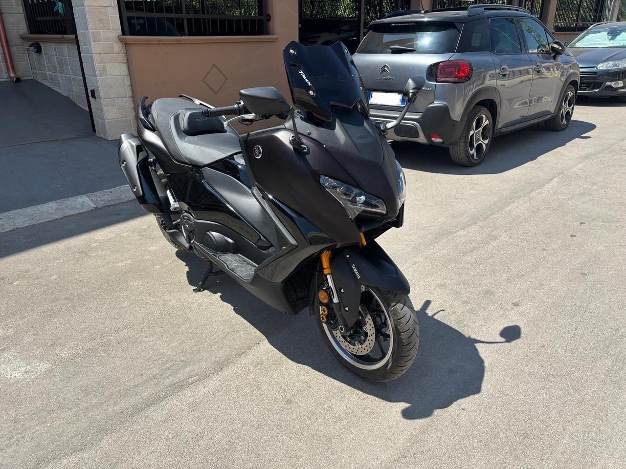 Yamaha T Max 560 TECH MAX DARK MAGMA