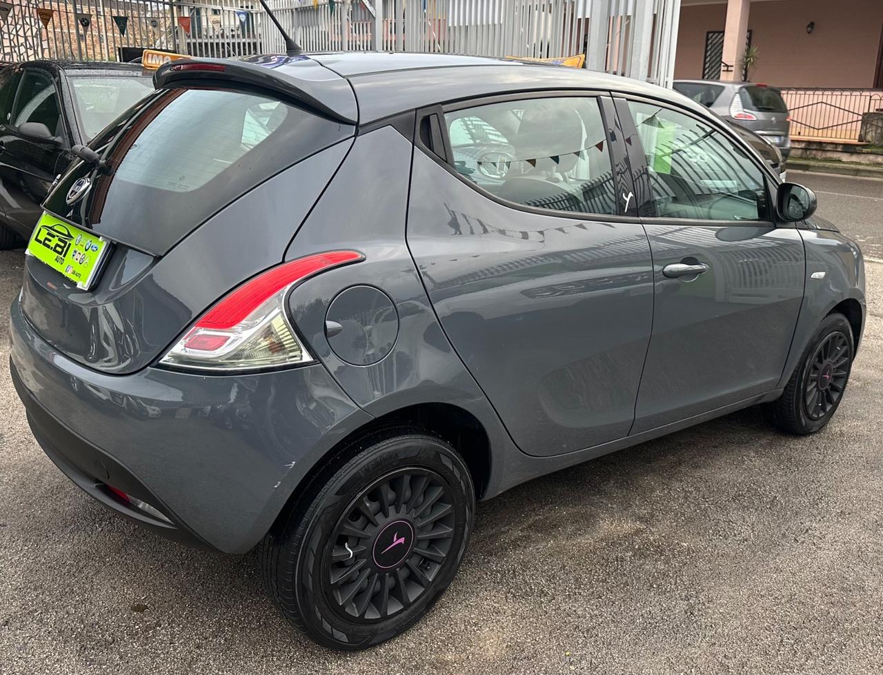 Lancia Ypsilon 900 BENZ/Metano Elefantino 2015