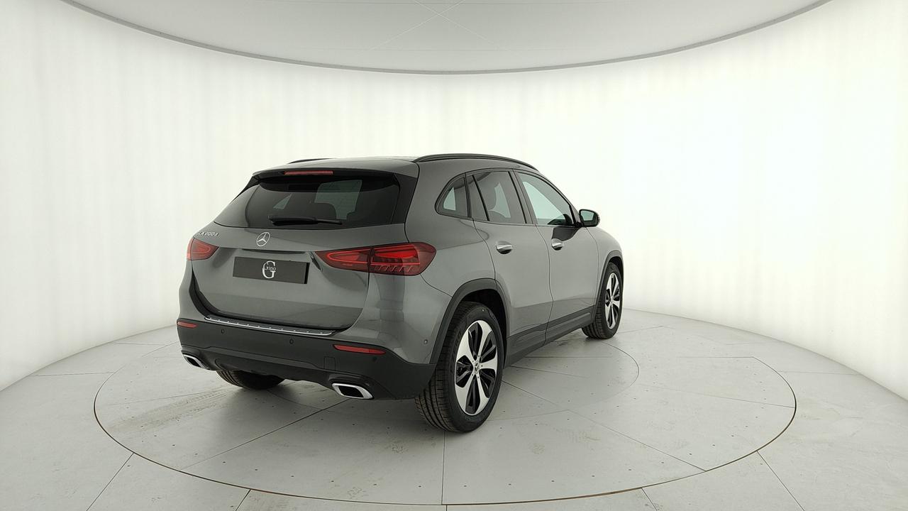 Mercedes-Benz GLA 200 d automatic