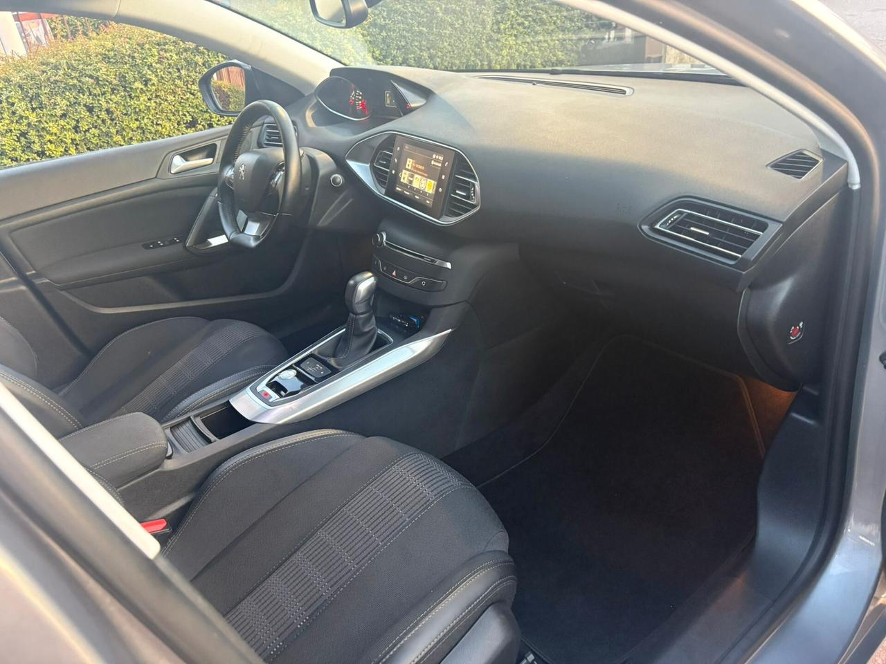 Peugeot 308 BlueHDi 120 S&S EAT6 Allure