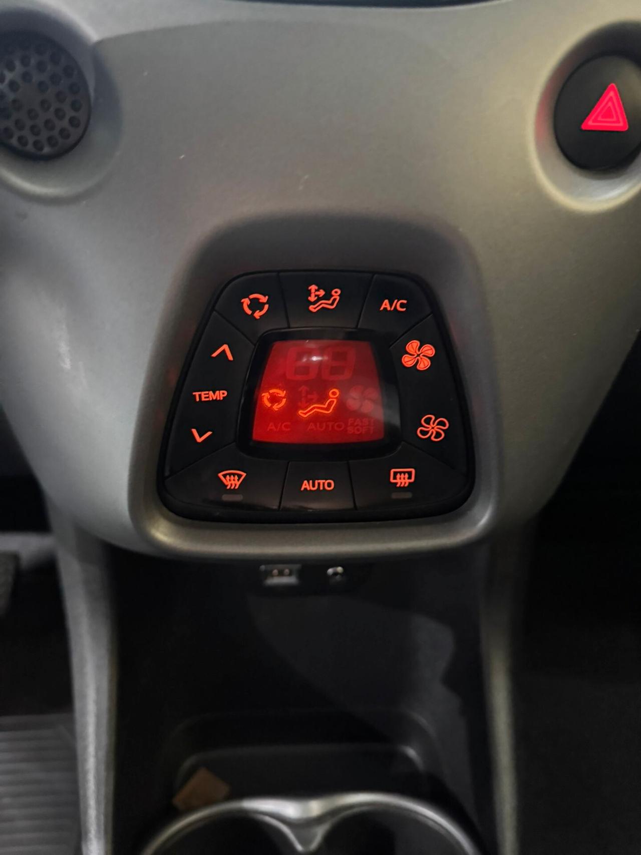 Toyota Aygo 1.0 VVT-i 72 CV 5 porte x-cite (motore con 80.000km con fattura)