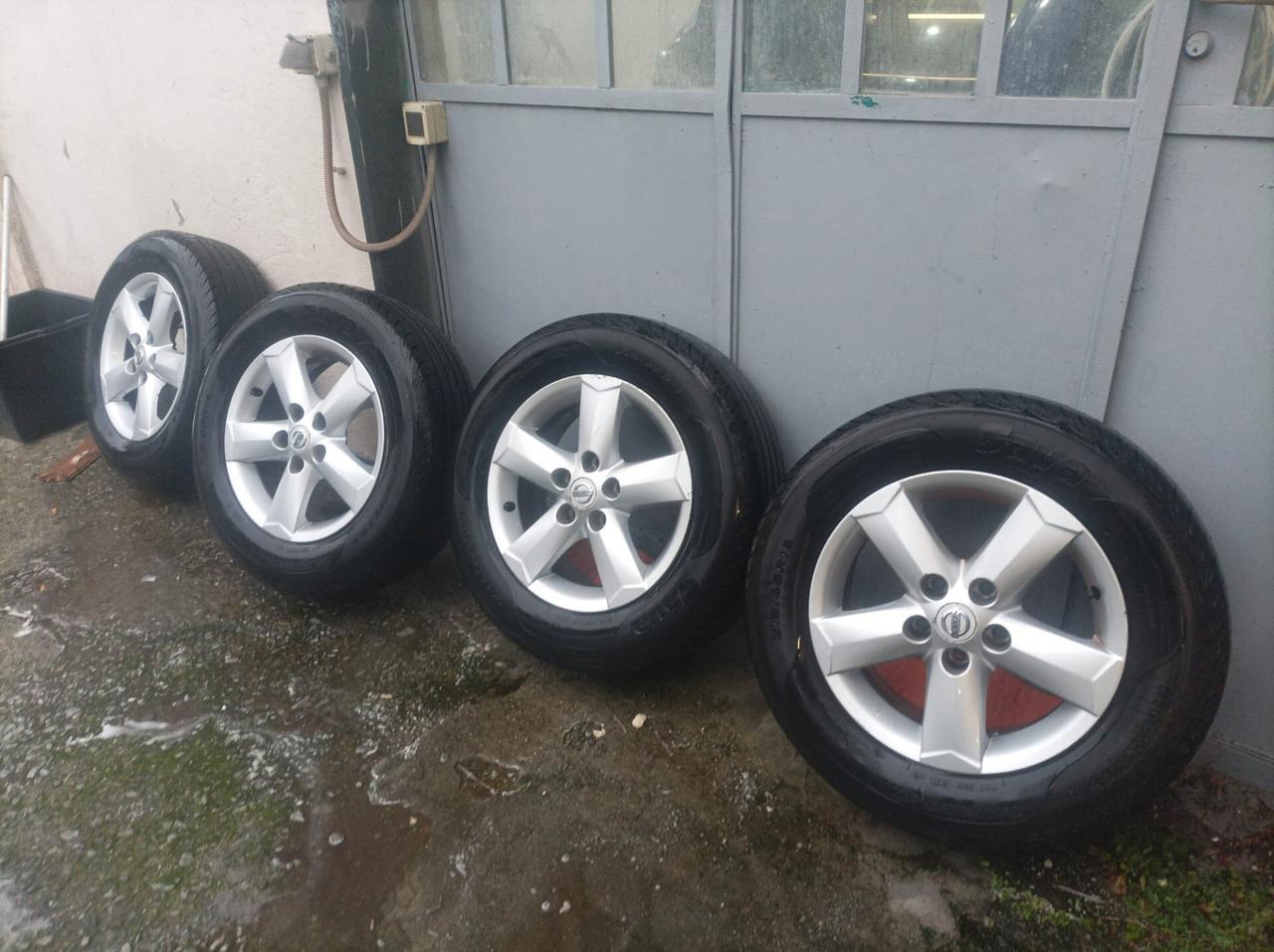 Nissan Qashqai 2.0- 4X4- Benz- UNIPROP