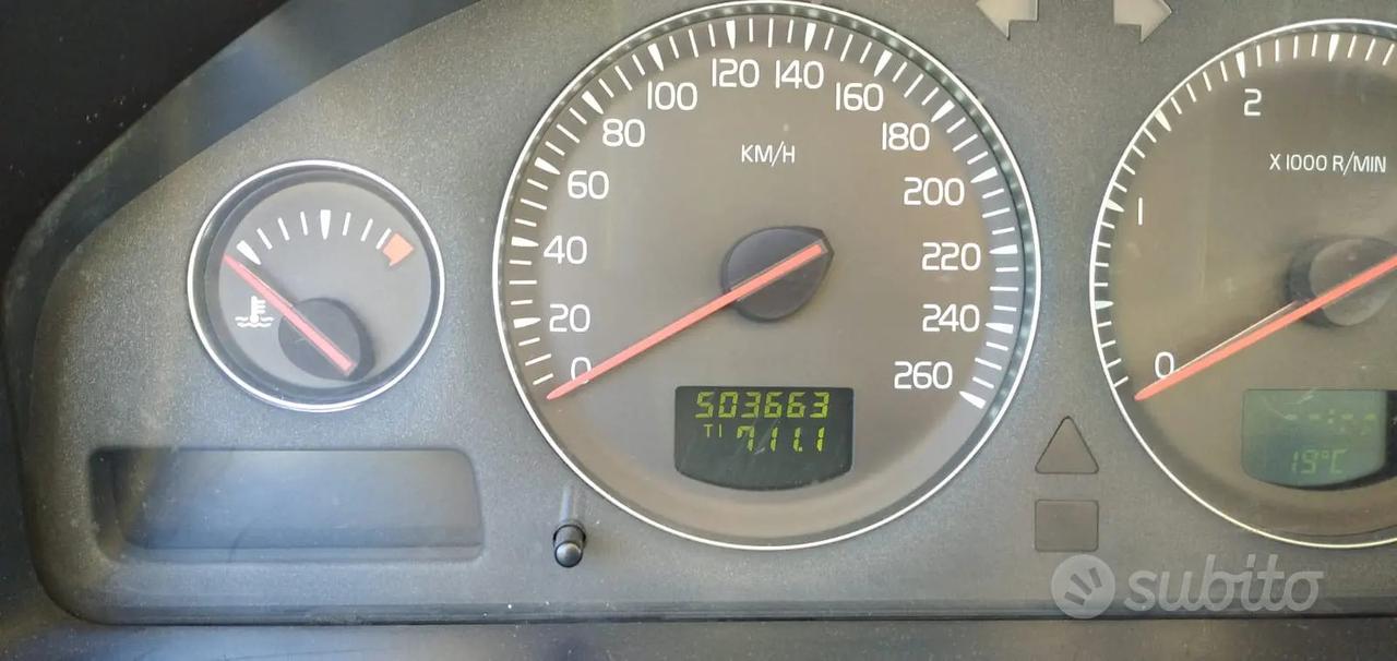VOLVO V70 XC70 CROSS COUNTRY 4X4