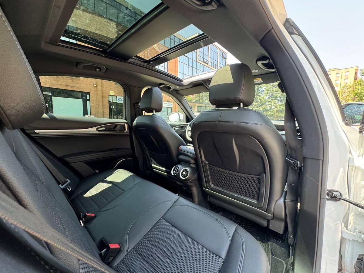 Alfa Romeo Stelvio 2.2 t Business rwd 160cv auto