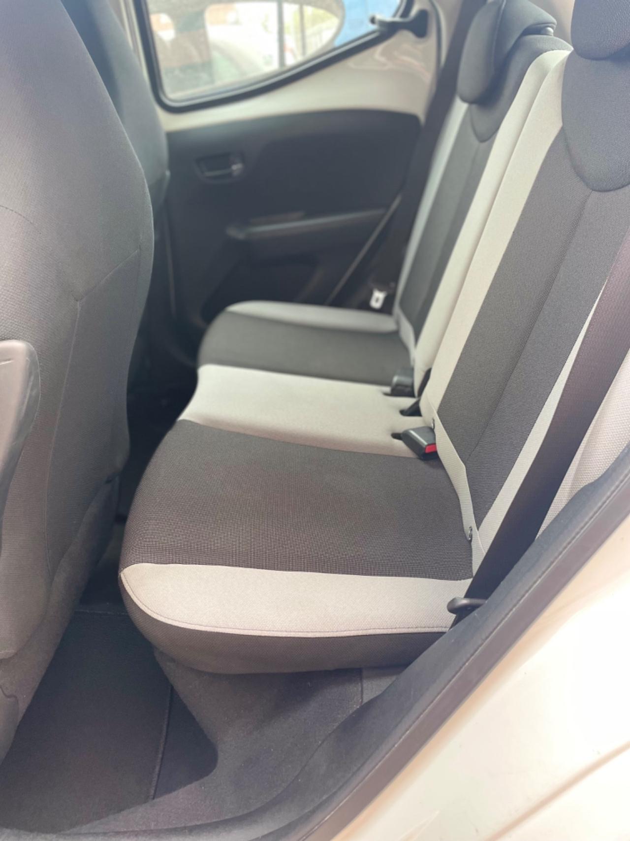 Toyota Aygo 1.0 VVT-i 69 CV 5 porte x-play TSS