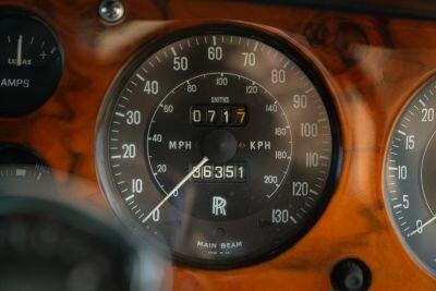 Rolls Royce Corniche Coupe book service