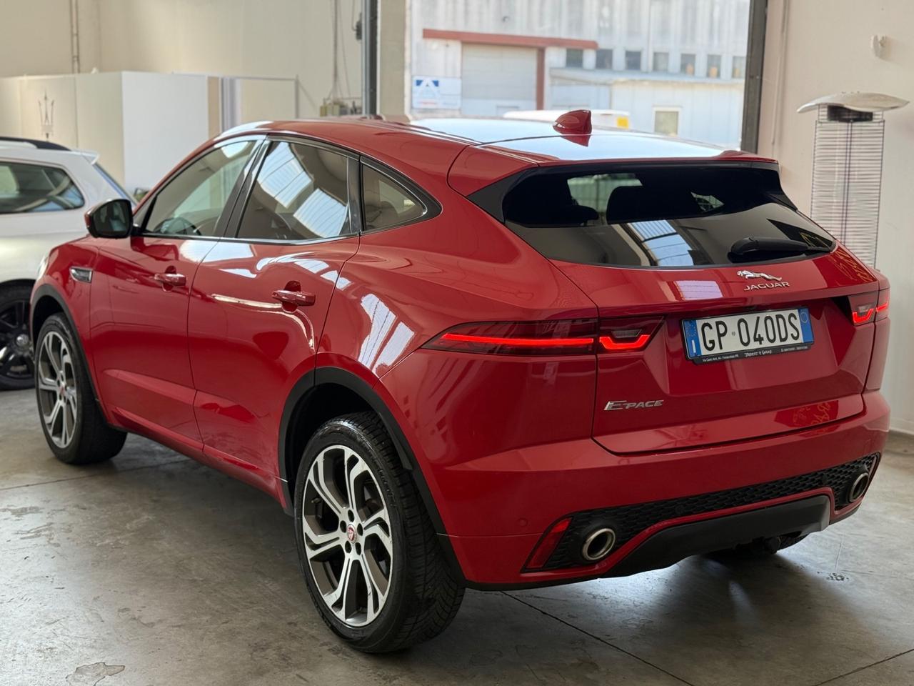 Jaguar E-Pace 2.0D 240 CV AWD aut. R-Dynamic HSE