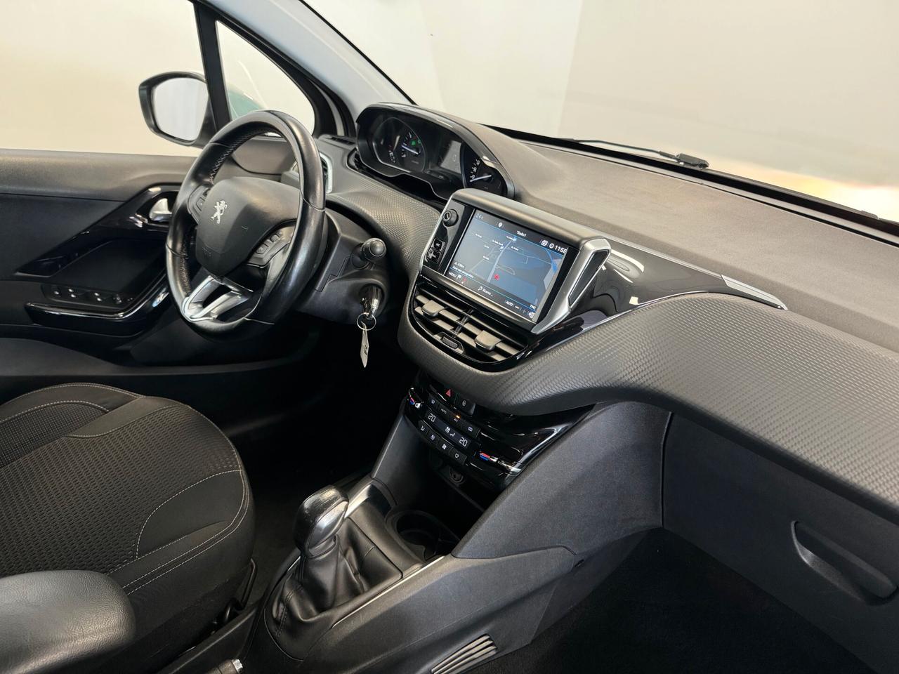 Peugeot 208 PureTech 82 5 porte Allure NAVI NEOPATENTATI
