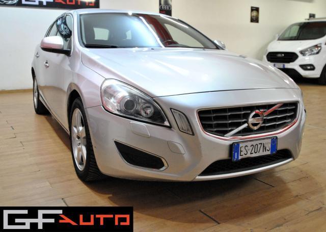 Volvo V60 V60 I 2010 2. R-design * INTERNI IN PELLE *