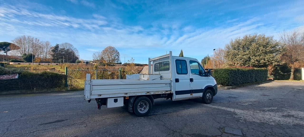 IVECO DAILY CON POSTI E CASSONE