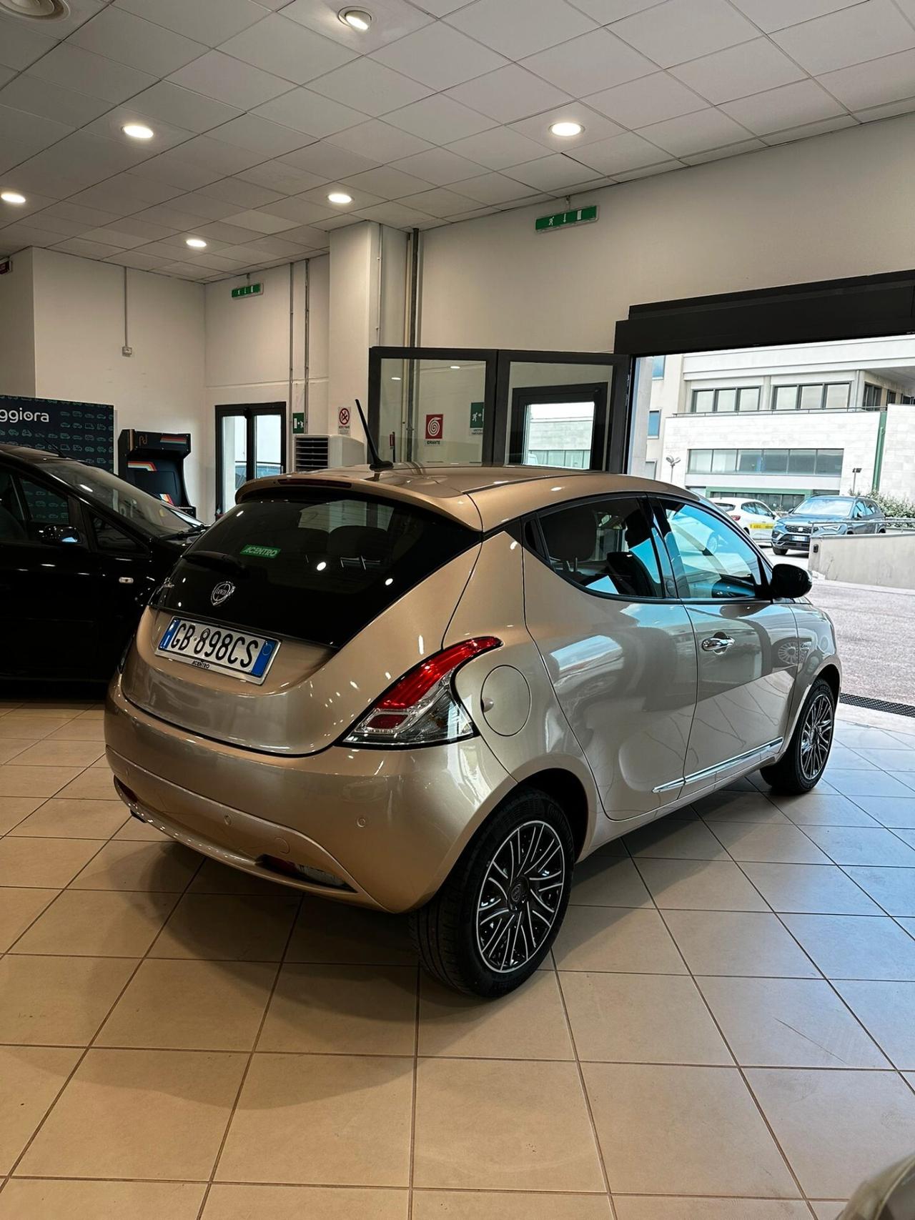 Lancia Ypsilon 1.2 69 CV 5 porte GPL Ecochic Gold