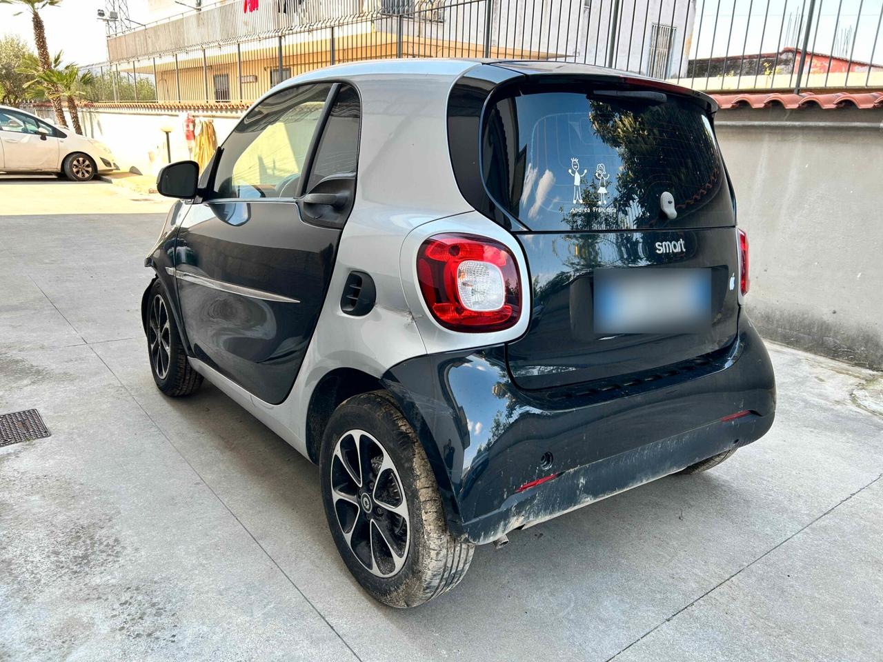 Smart ForTwo 1.0 Benz. Aut. 70CV - 2016 Incidentata