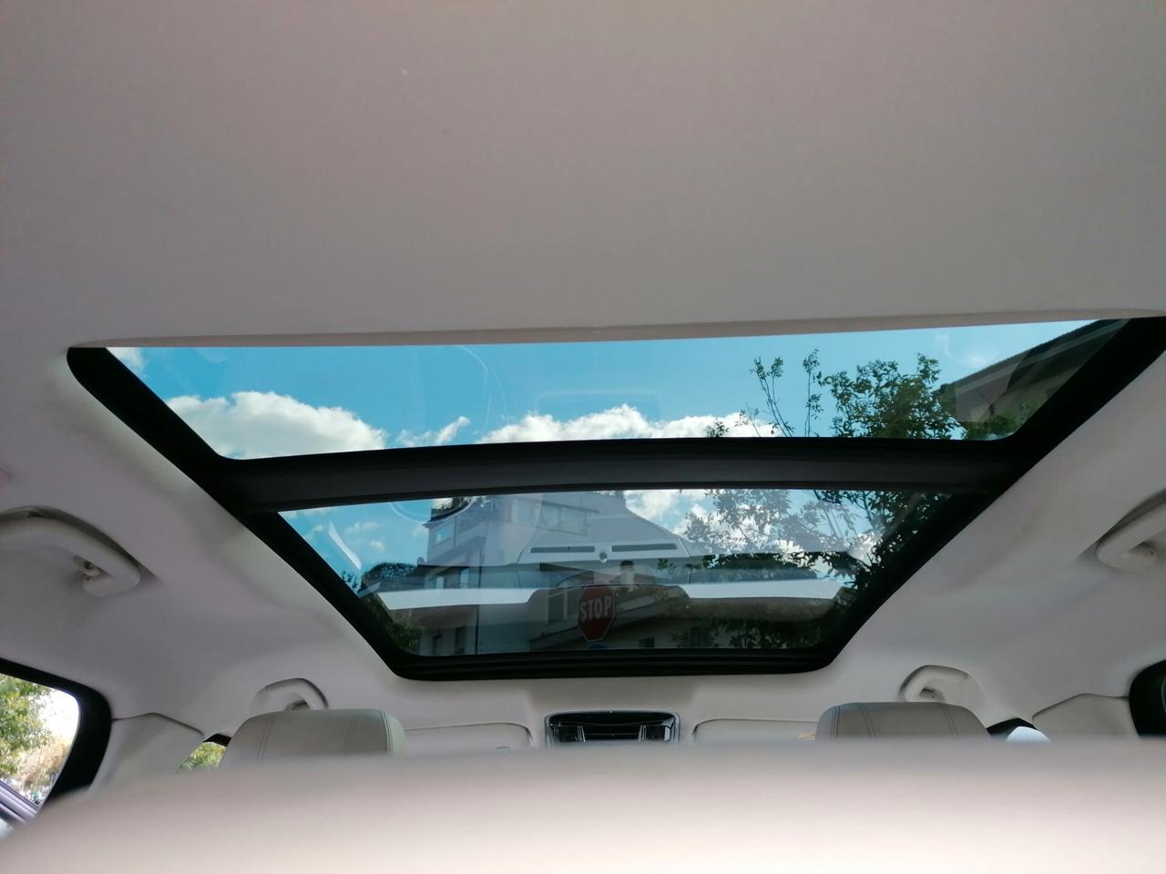 Land Rover Range Velar 2.0 TD4 180 CV R-Dynamic