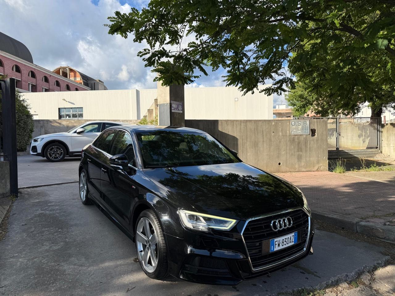Audi A3 Sedan km. 29000! 30 TDI S Line