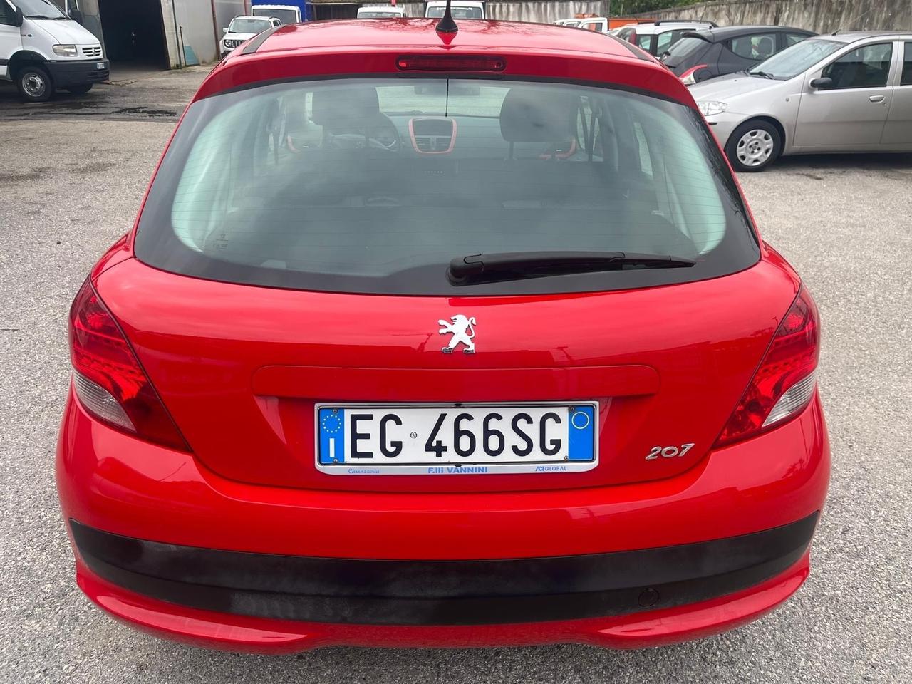 Peugeot 207 5P-1.4 hdi/68 cv -“ millesim 200” -2011