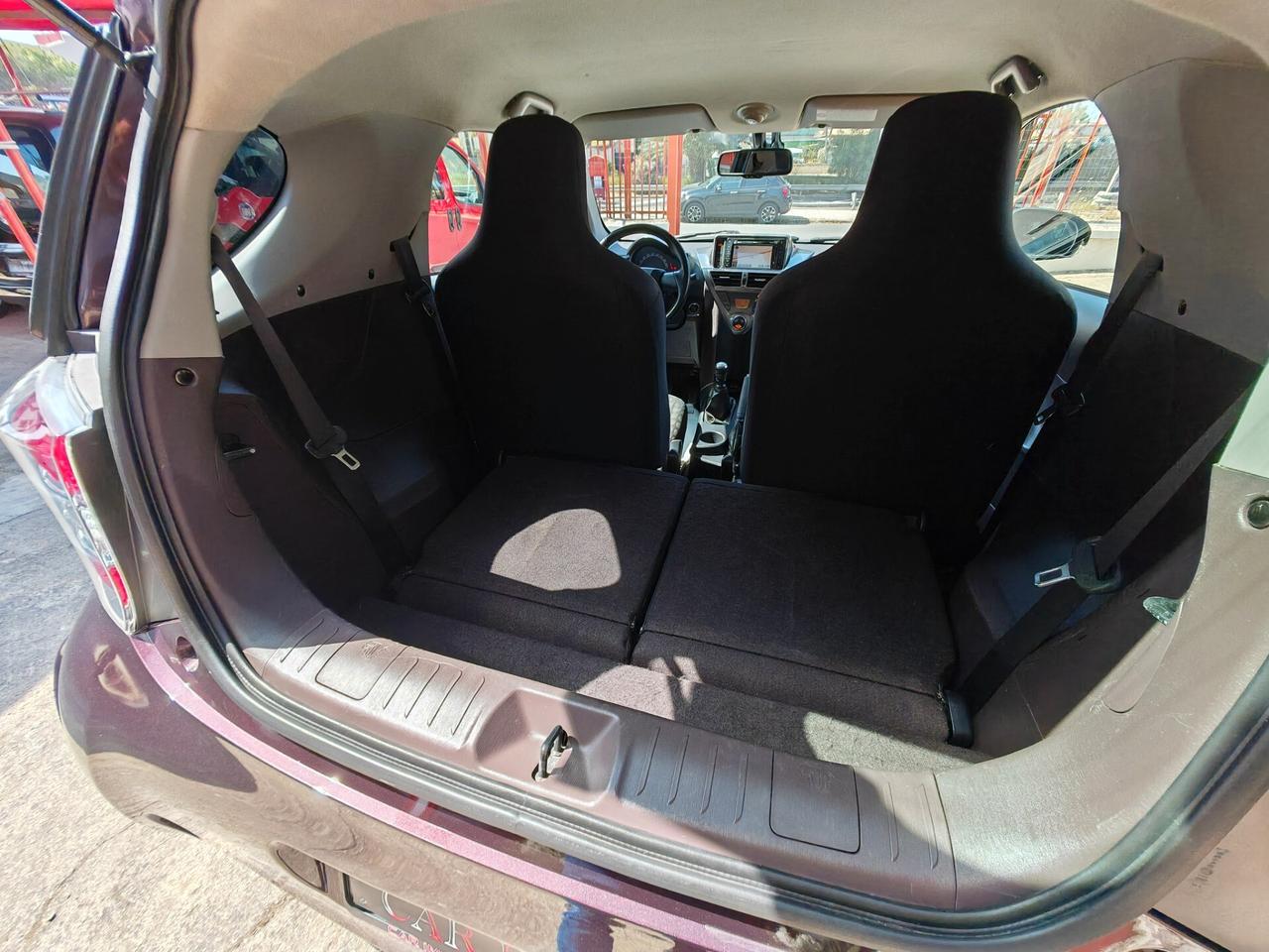 Toyota iQ 1,4 diesel 02/2010 Cv90