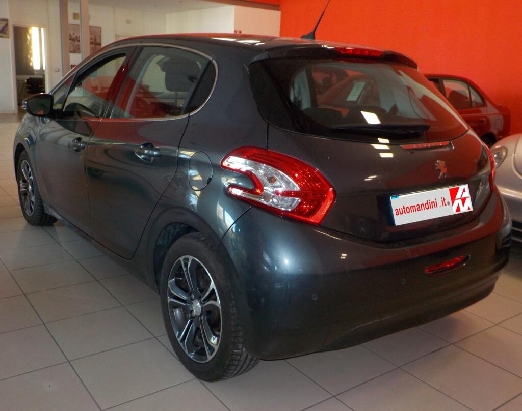 Peugeot 208 PureTech 82 5 porte Allure