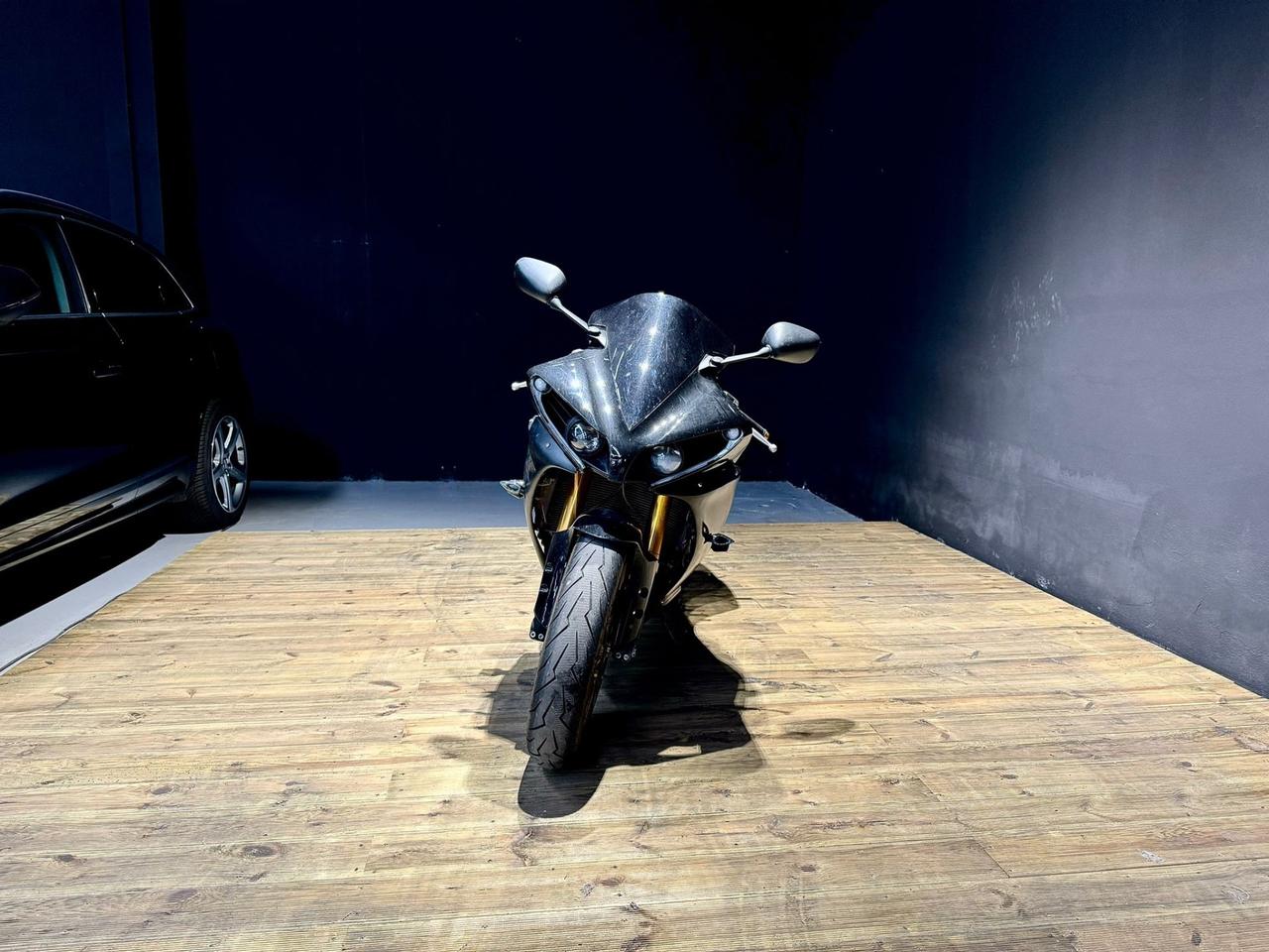 Yamaha YZF R1 BIG BANG R1