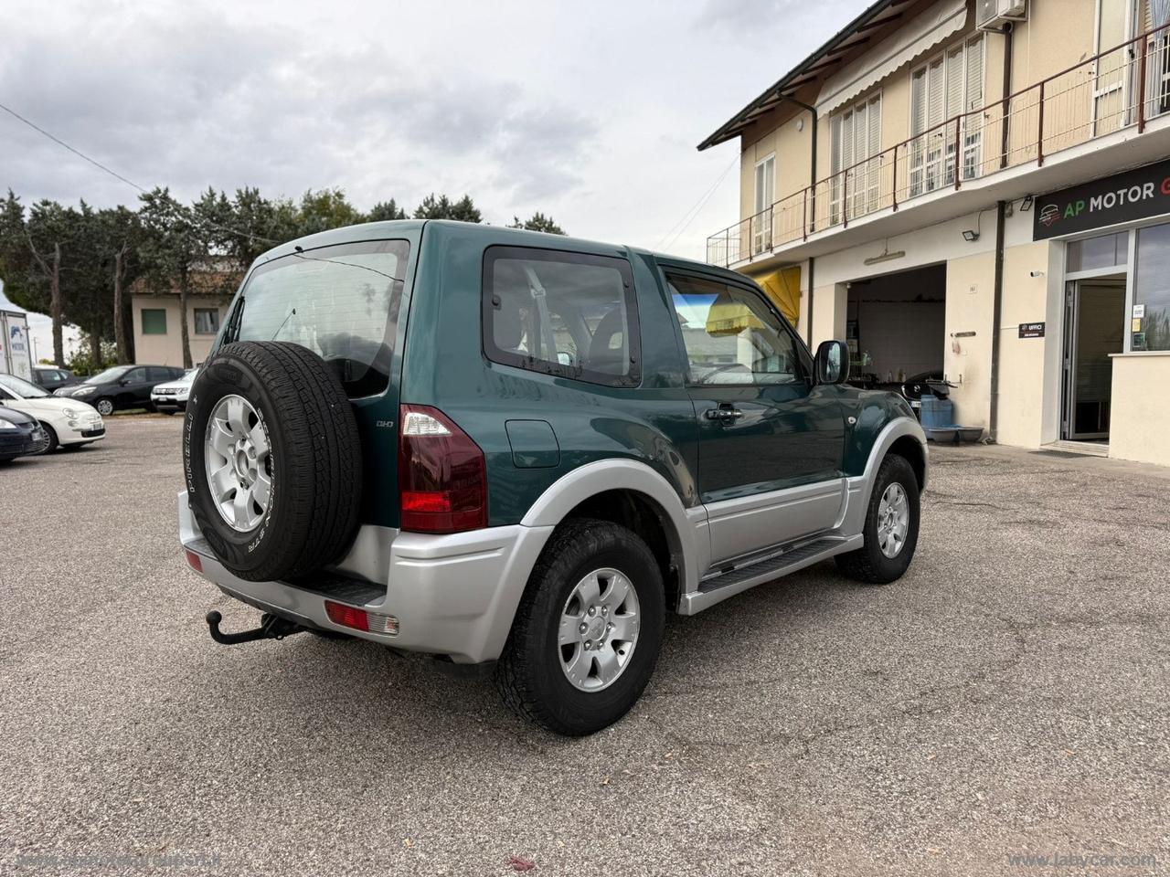 MITSUBISHI Pajero 3.2 16V DI-D 3p. A/T Intense GANCIO TRAINO