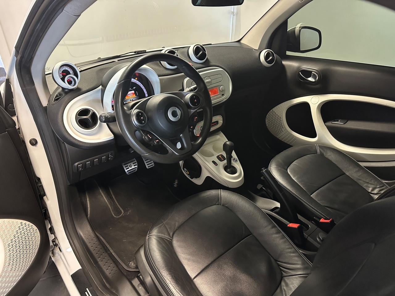 SMART FORTWO 1.0 PASSION 71CV AUTOMATICA TOTAL WHITE