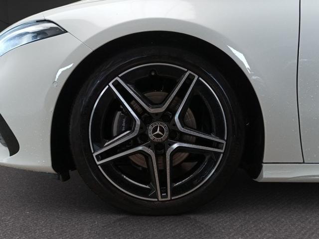 MERCEDES-BENZ A 180 AMG Line Advanced Plus