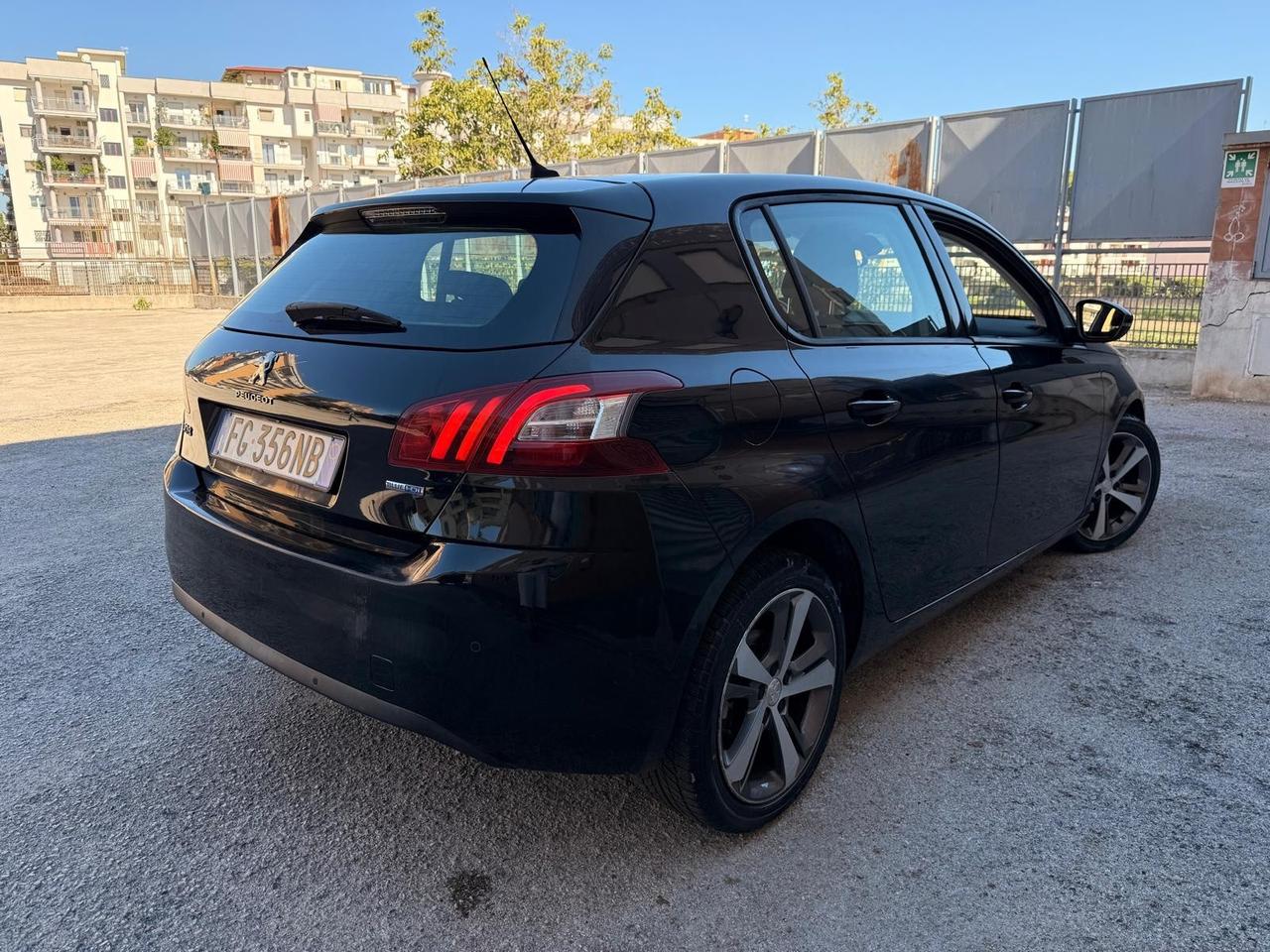 Peugeot 308 BlueHDi 100 S&S Business