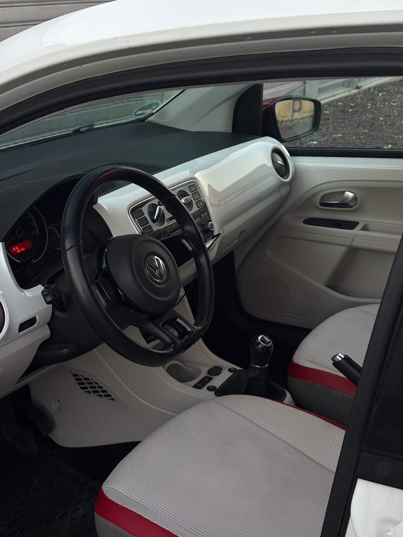 Volkswagen up! versione colour up!