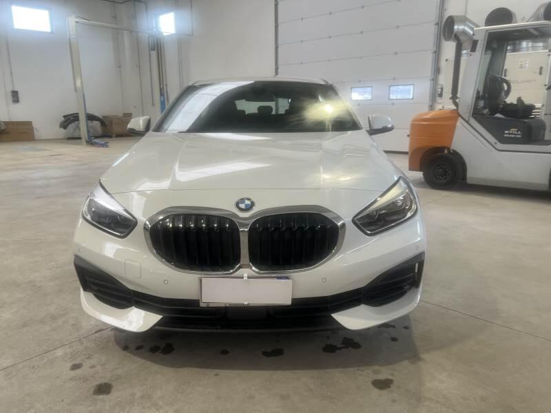 Bmw 118 118d 5p. Business Advantage