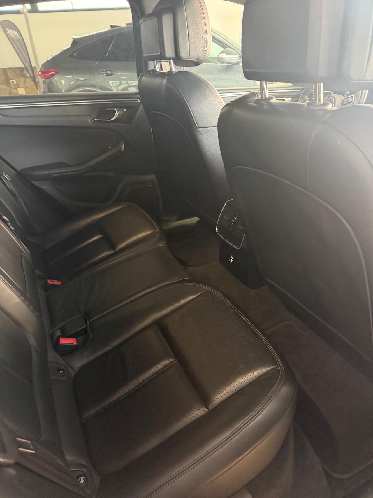 Porsche Macan 2.0 T 265CV KM 55.000