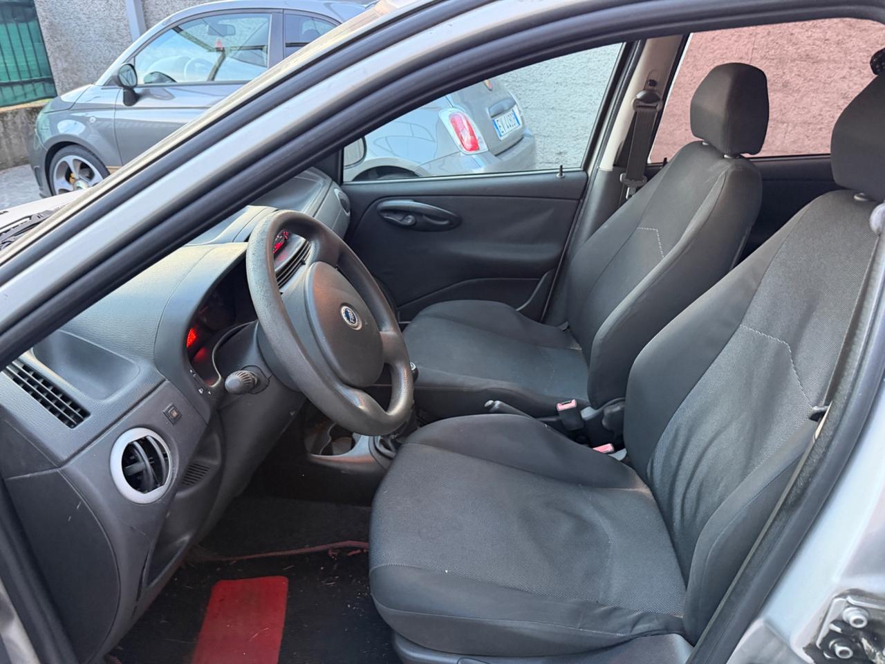 Fiat punto 1.2 benzina 44kw euro4 neopatentati