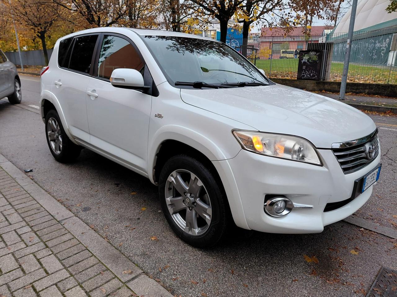 Toyota RAV4 Crossover 2.2 D-Cat A/T 150 CV Executive