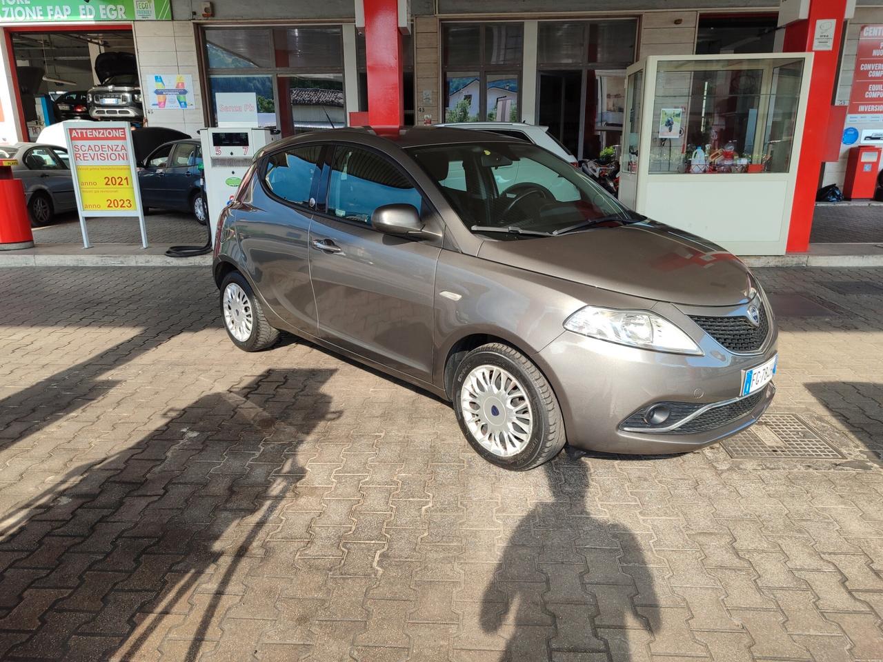 Lancia Ypsilon 1.2 GPL EURO 6 ANNO 2017 ECOCHIC GOLD