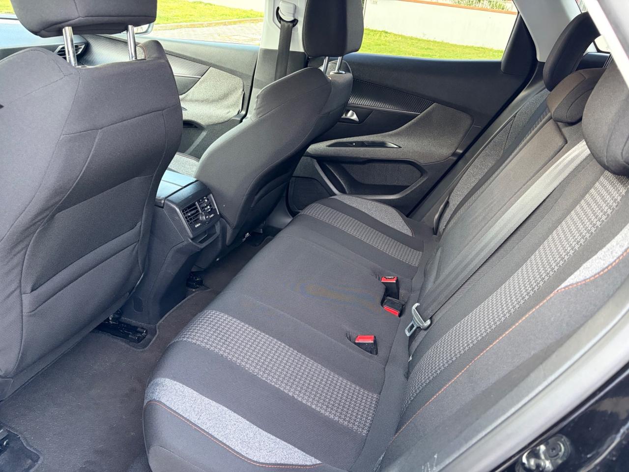 Peugeot 3008 BlueHDi 120 S&S Active 1.6 HDi 2017