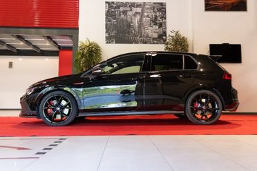 VOLKSWAGEN Golf GTI 2.0 TSI GTI CLUBSPORT 300CV.PERFORMANCE.AKRAPOVIC.