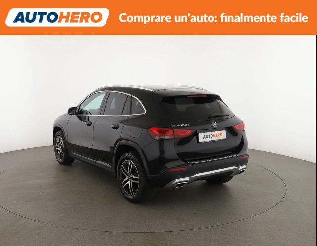 MERCEDES-BENZ GLA 180 d Automatic Premium