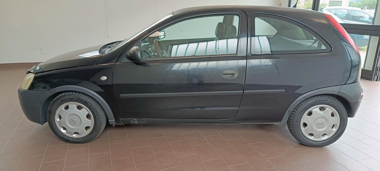 Opel Corsa 1.0i 12V NEOPATENTATI