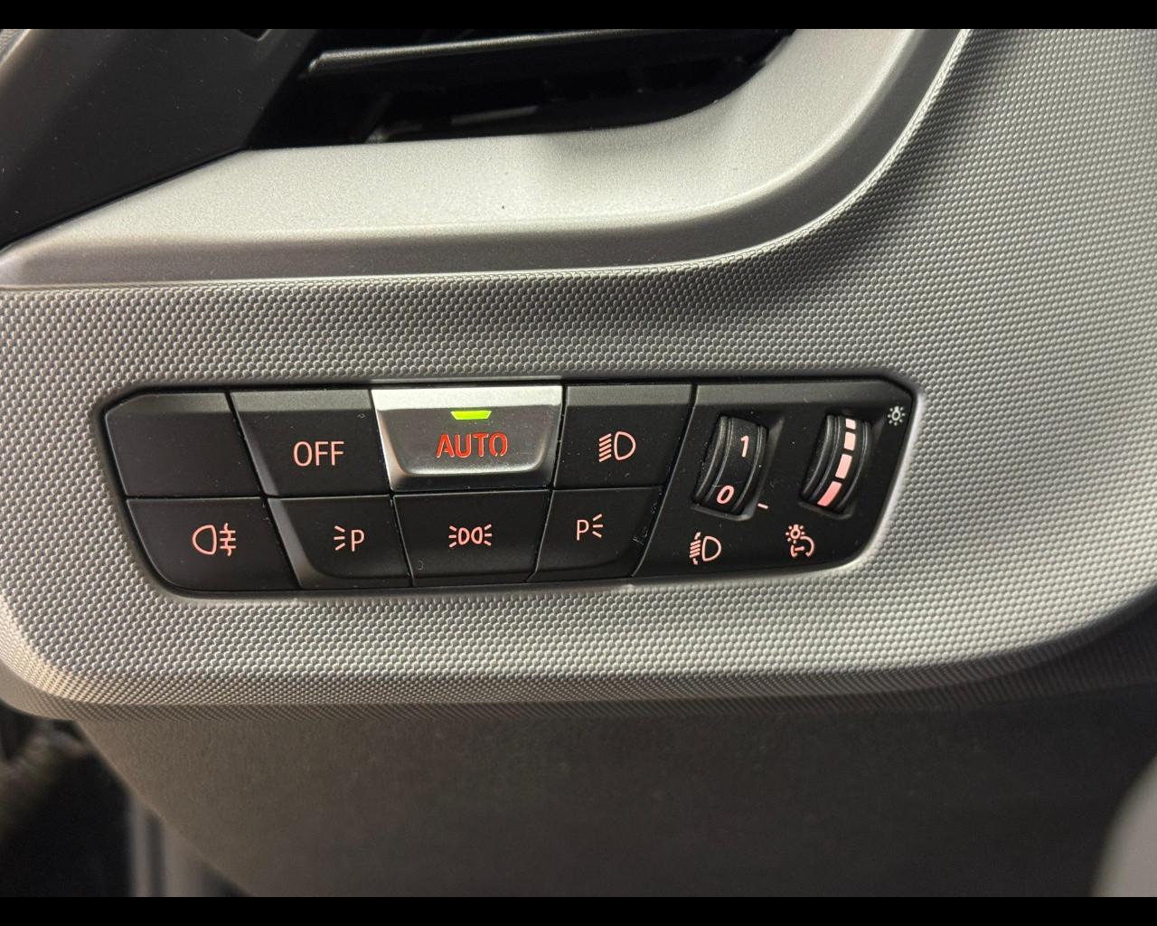 BMW Serie 1 (F40) - 116d 5p. Business Advantage