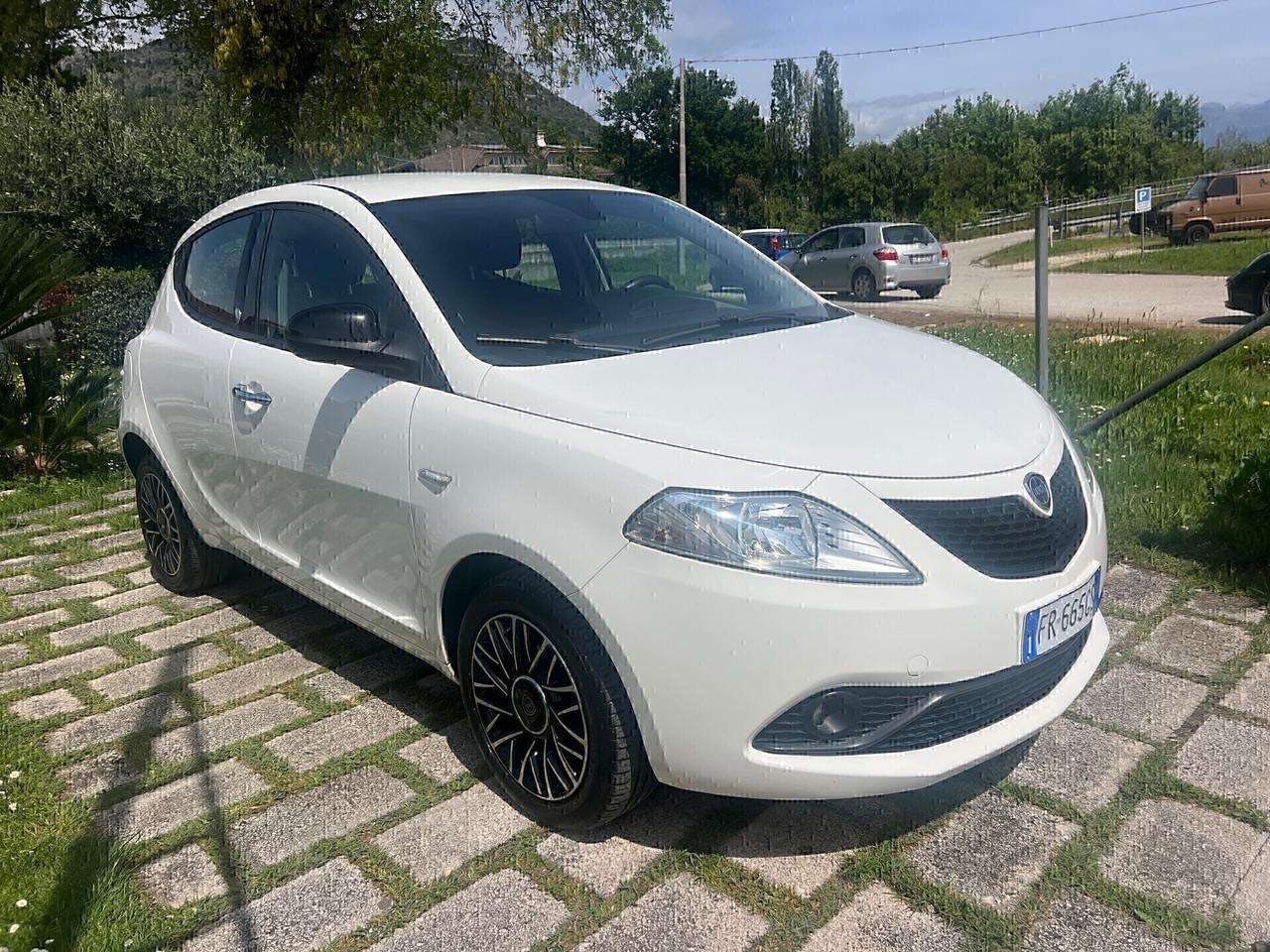 Lancia Ypsilon 1.2 69CV GPL Ecochic Gold-2018