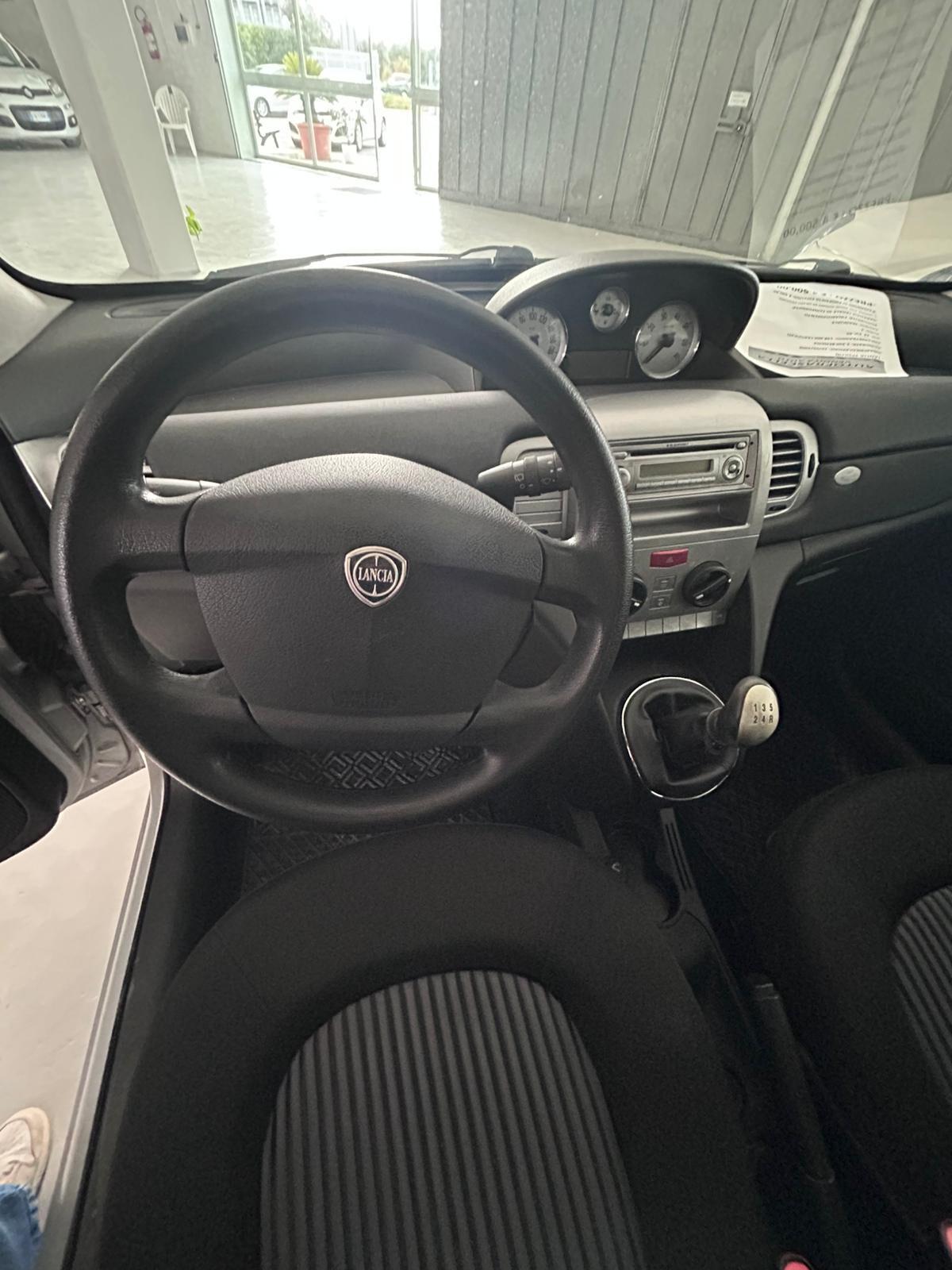 Lancia Ypsilon 1.2 Argento