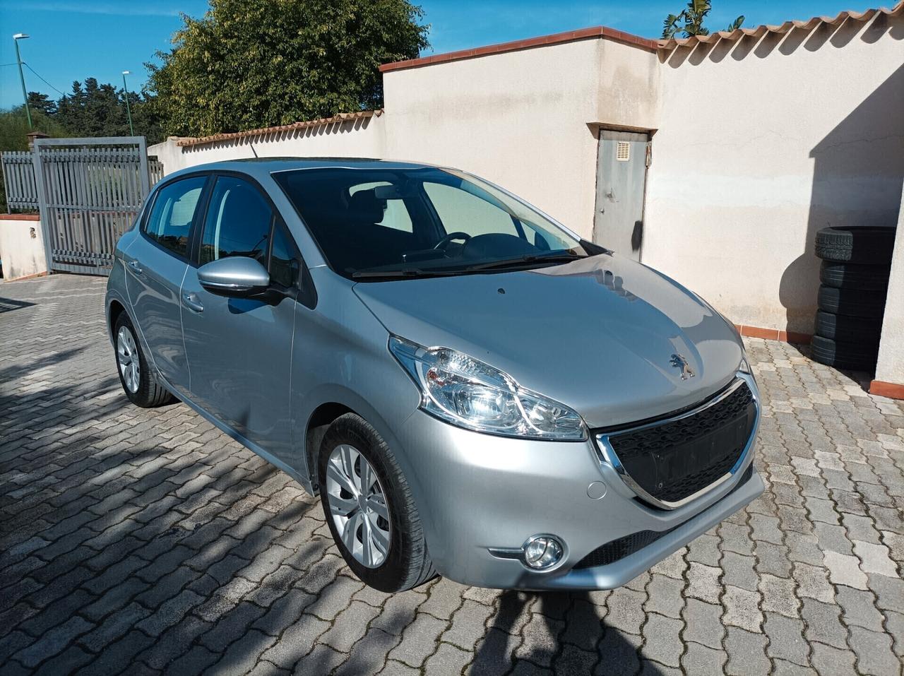 Peugeot 208 1.4 HDi 68 CV 5 porte Allure