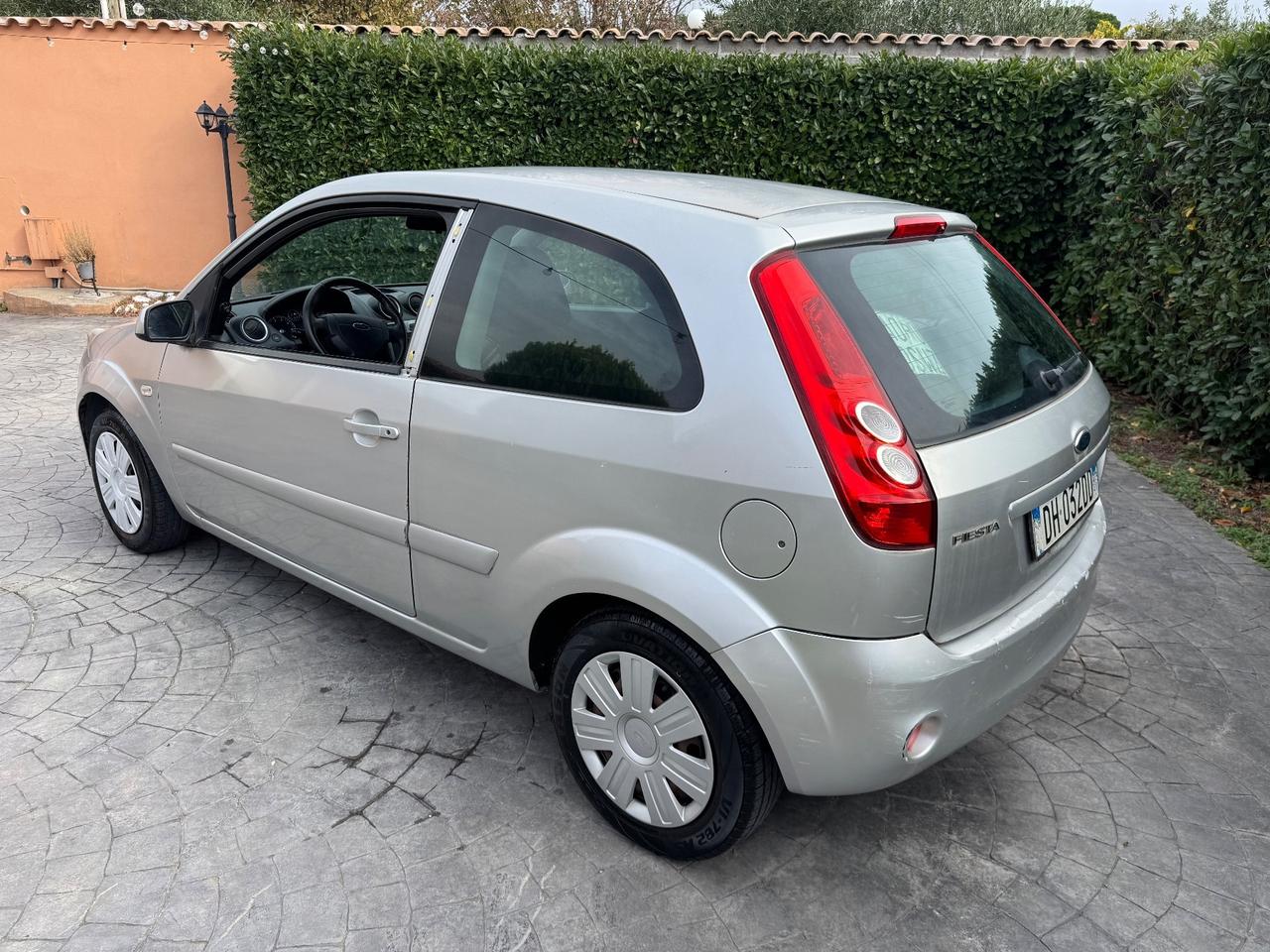 FORD FIESTA 1.2 benzina - POCHI KM - 2008