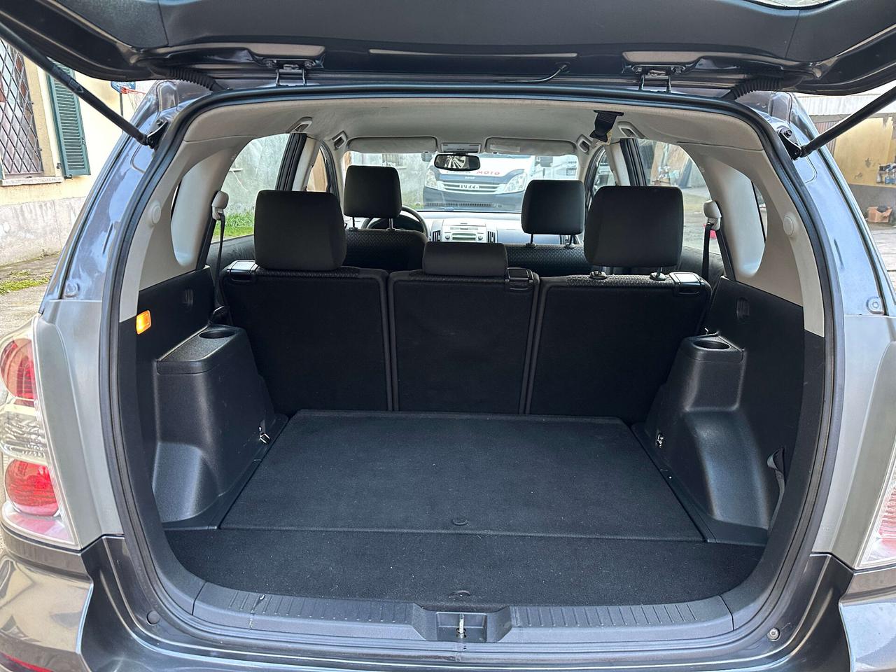 Toyota Corolla Verso 2.2 16V D-4D DPF Sol