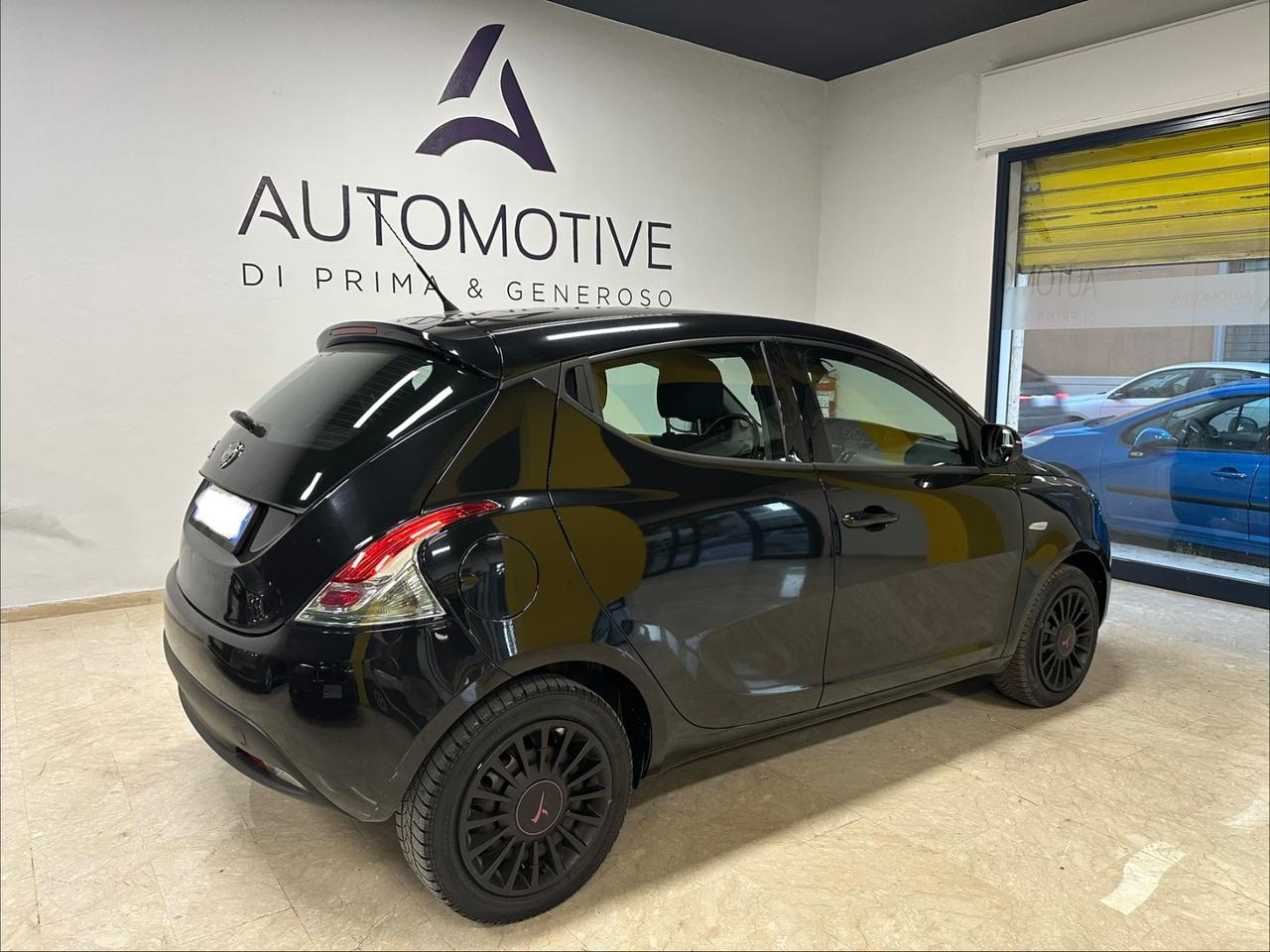 Lancia Ypsilon 1.2 69 CV 5 porte Gold