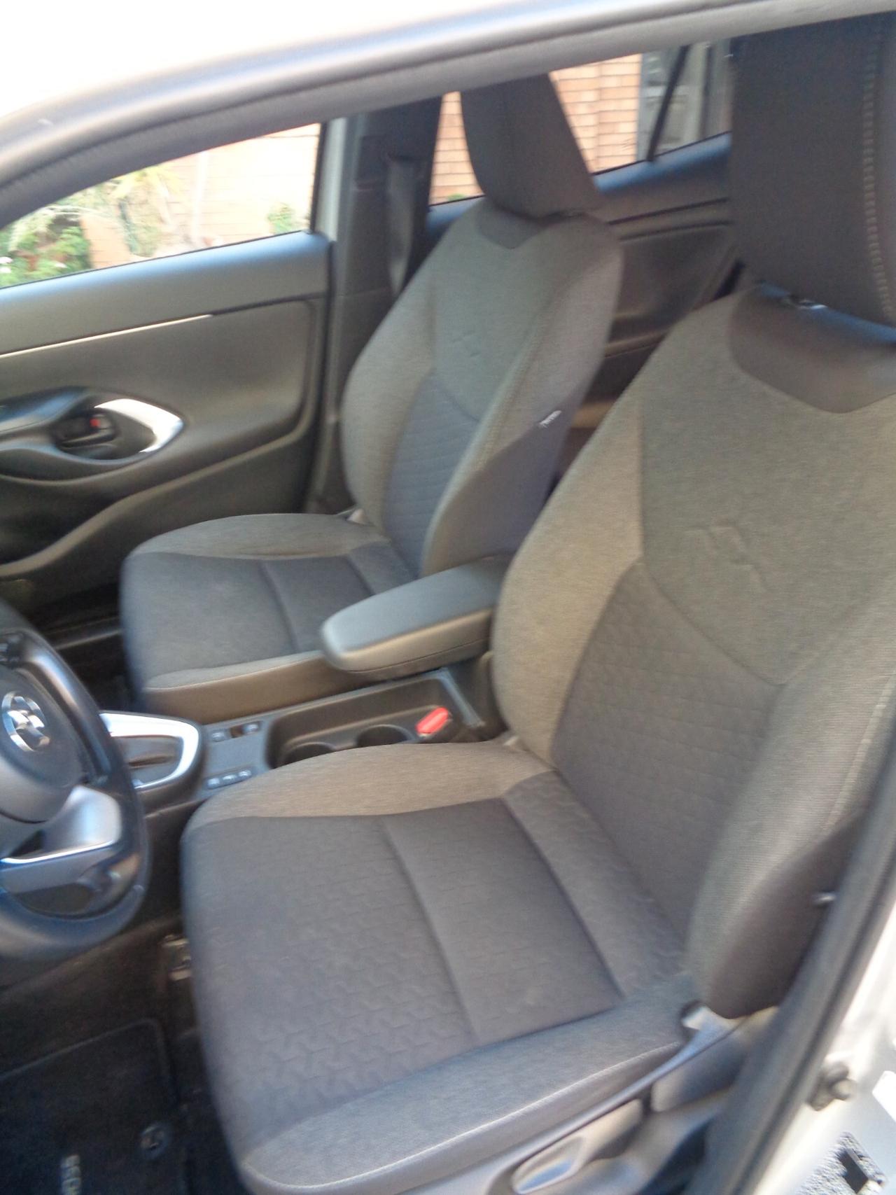 Toyota Yaris Cross 1.5 Hybrid 5p. E-CVT Trend ARGENTO E NERA NESSUN VINCOLO DI FINANZIAMENTO