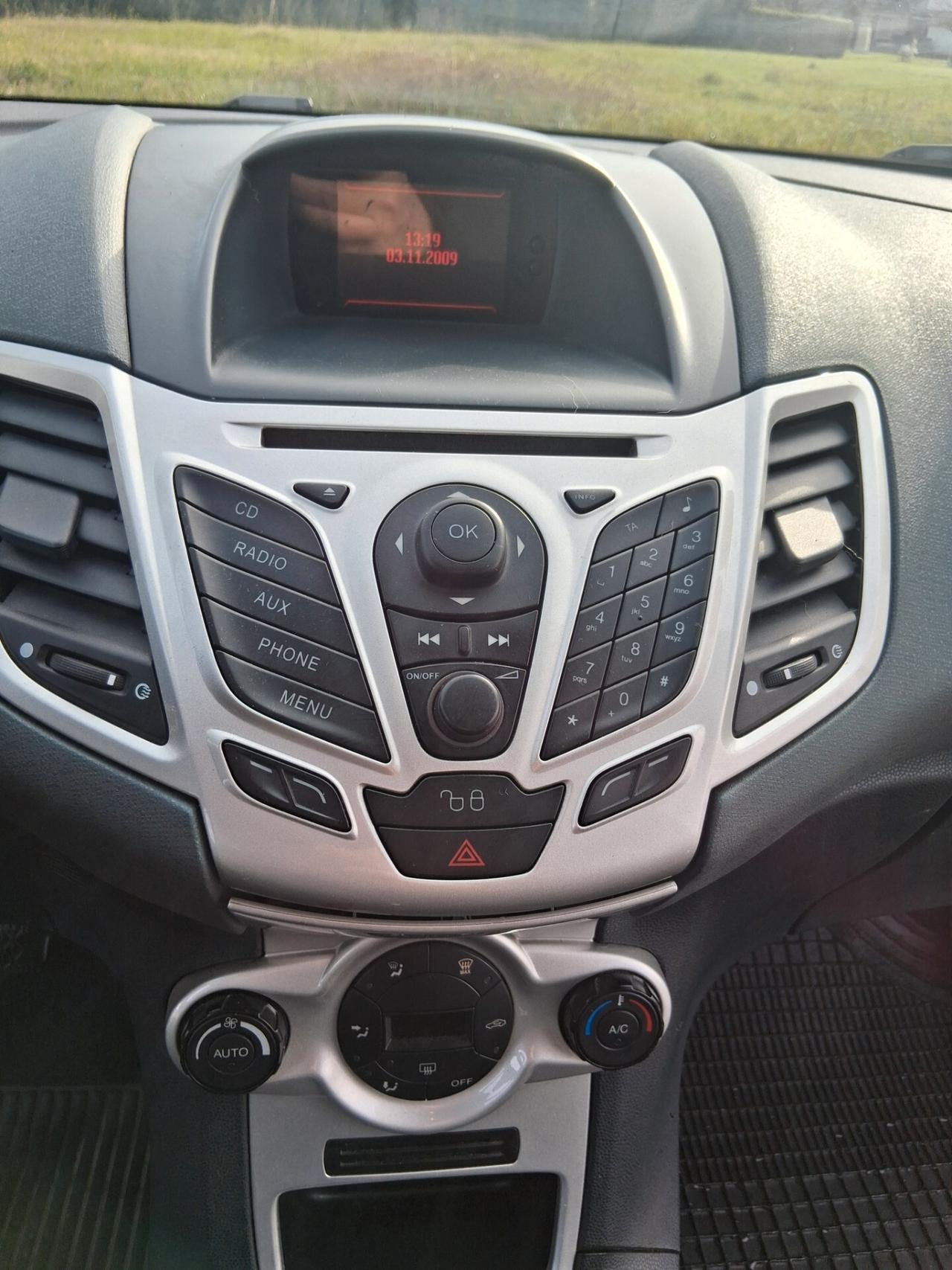 Ford Fiesta 1.4 5 porte Bz.- GPL Titanium