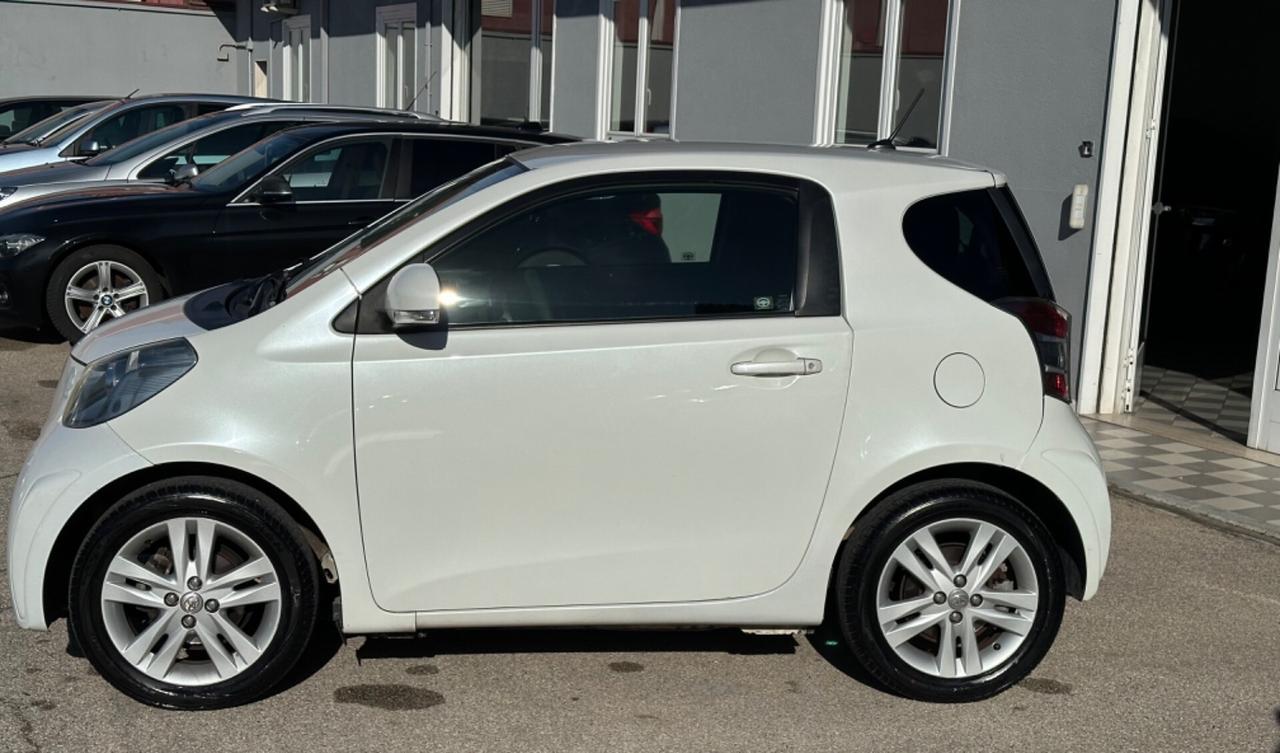 Toyota iQ 1.3 Executive CONFRONTA KM OPTIONAL